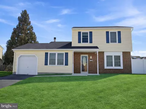 2524 Valley View Rd, Bensalem, PA 19020