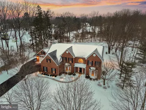 301 Brookside Ct, Chalfont, PA 18914