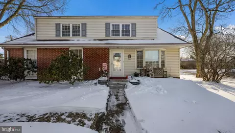 1246 Victoria Rd, Warminster, PA 18974
