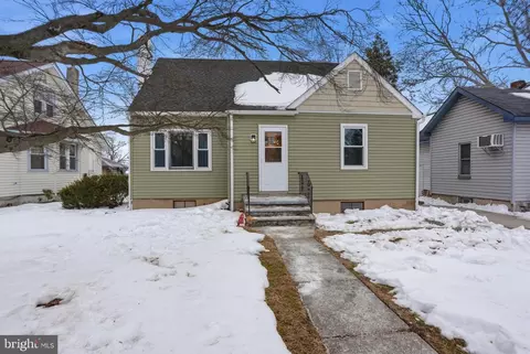 7122 N Radcliffe St, Bristol, PA 19007