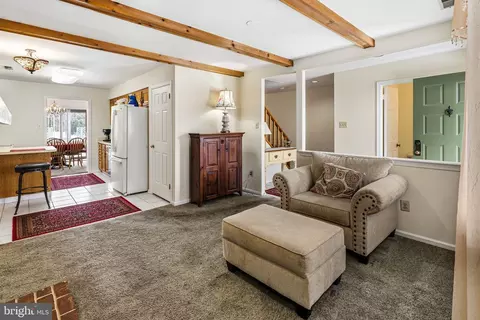 212 Clover Hill Ct, Yardley, PA 19067