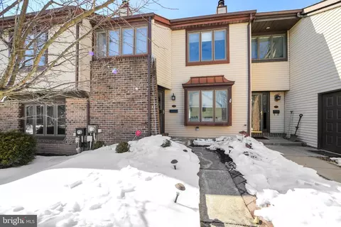 17 Essex Pl, Newtown, PA 18940