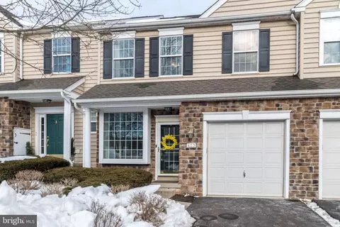 423 Elm Cir, Chalfont, PA 18914