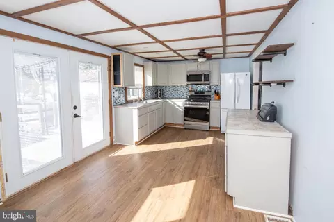 Kitchen - 618 Cedar Ave, Croydon, PA 19021 photo 1 of 2