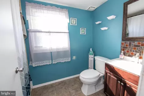 Bath - 618 Cedar Ave, Croydon, PA 19021 photo 1 of 1