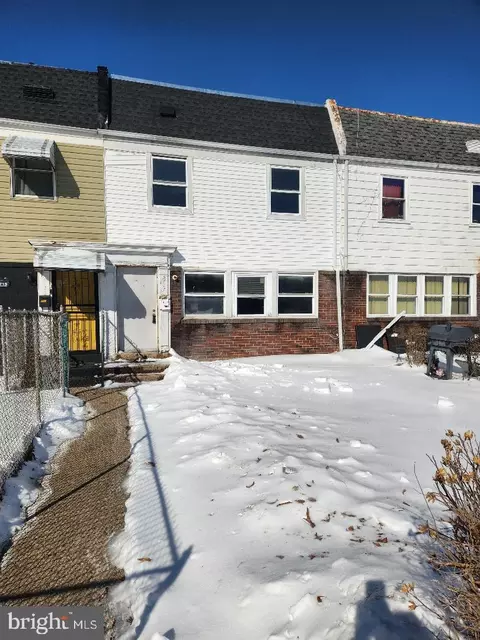 5717 Fleetwing Dr, Levittown, PA 19057