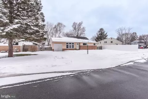 746 Spruce Rd, Warminster, PA 18974