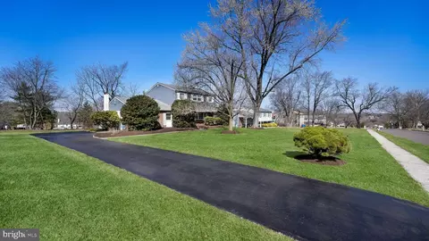 50 Hickory Ln, Chalfont, PA 18914