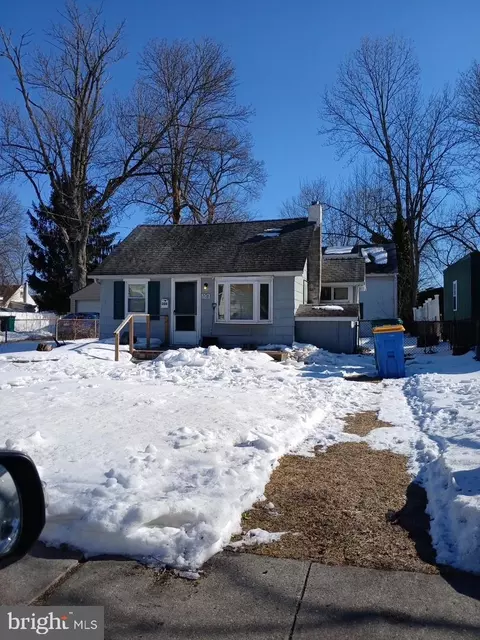 208 Neshaminy Rd, Croydon, PA 19021
