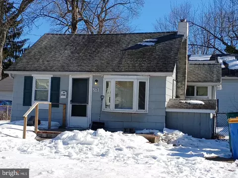 208 Neshaminy Rd, Croydon, PA 19021 photo 2