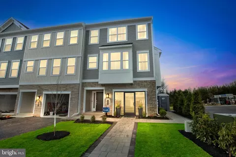 130 Jameson Way #12 WARWICK END, Chalfont, PA 18914
