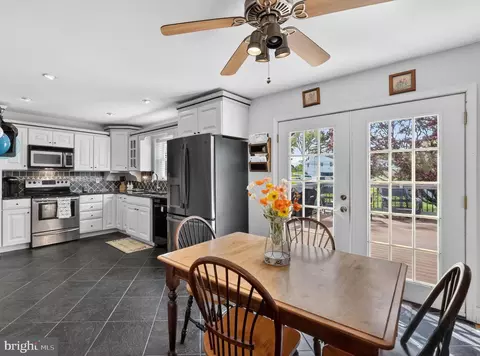 576 Churchville Ln, Southampton, PA 18966