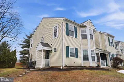 37 Van Horn Pl, Holland, PA 18966