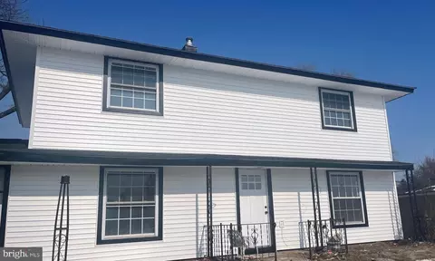 43 Tweed Rd, Levittown, PA 19056
