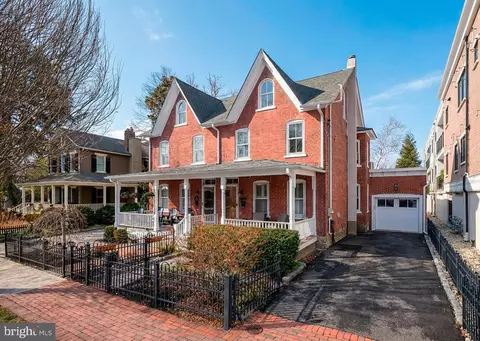 52 N Main St, New Hope, PA 18938