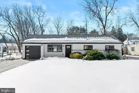 970 Rozel Ave, Southampton, PA 18966