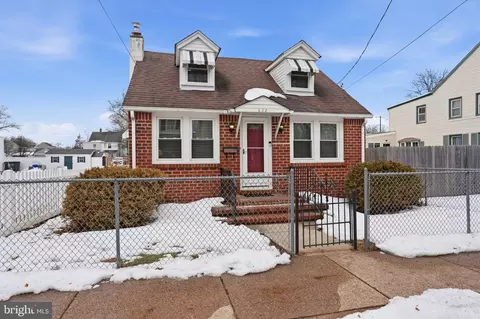 622 Corson St, Bristol, PA 19007