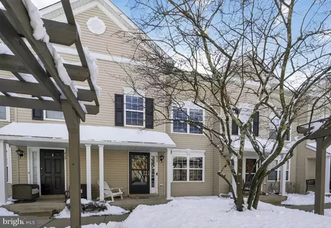 412 Feldspar Ct #69, Warrington, PA 18976