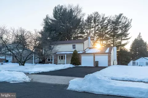 709 Autumn Dr, Feasterville Trevose, PA 19053