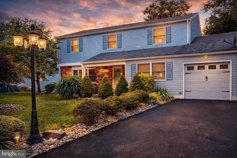 854 Phillips Rd, Warminster, PA 18974