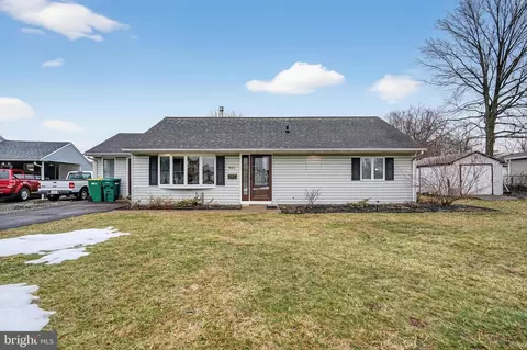 433 Austin Cir, Fairless Hills, PA 19030