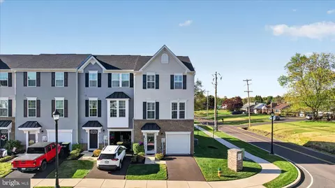 172 Station Dr, Dublin, PA 18917