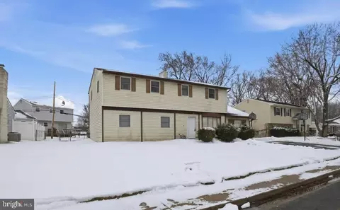 716 Chatham Rd, Fairless Hills, PA 19030