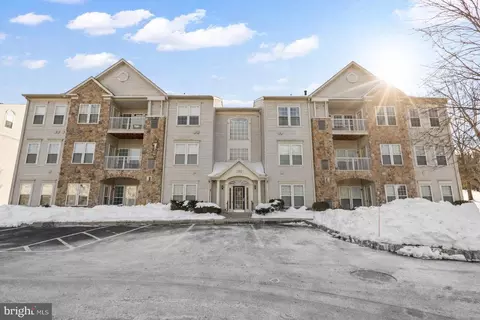 100 Fiddleleaf Ln #301, Warrington, PA 18976