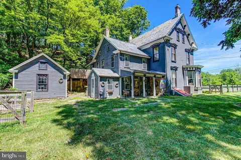 9754 Easton Rd, Kintnersville, PA 18930