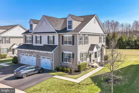 323 W Boulder Dr, Chalfont, PA 18914