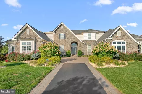 23 Oxford Dr, Ivyland, PA 18974