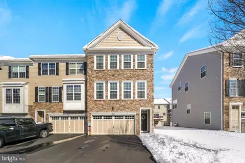 26124 Hickory Ln, Langhorne, PA 19047