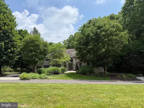 7 Mercer Gate Dr, Doylestown, PA 18901