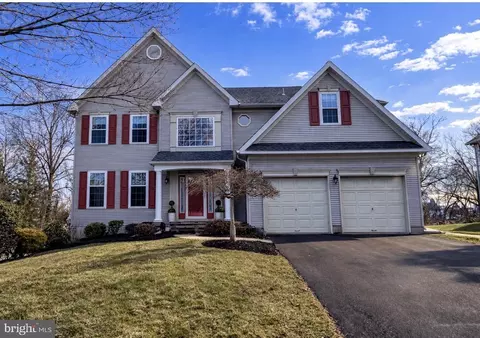 203 Cliveden Dr, Newtown, PA 18940