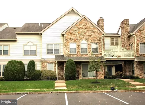106 Remington Ct, Chalfont, PA 18914