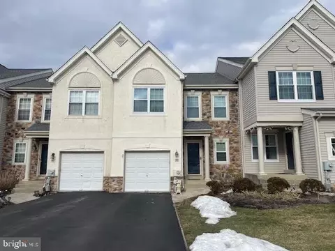 403 Silver Oak Ct, Warwick, PA 18974