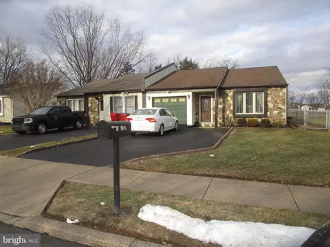 737 Tennyson Dr, Warminster, PA 18974