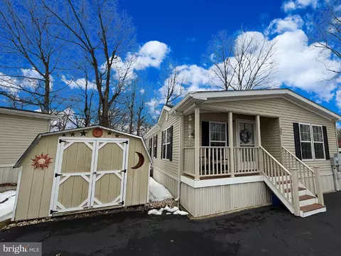 326 Dogwood Dr, Quakertown, PA 18951
