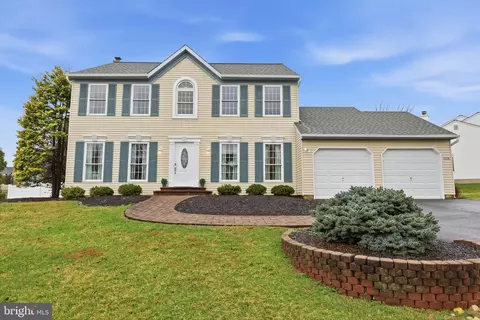 2128 Robin Dr, Warrington, PA 18976