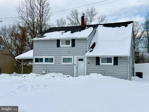 24 Roundwood Ln, Levittown, PA 19055