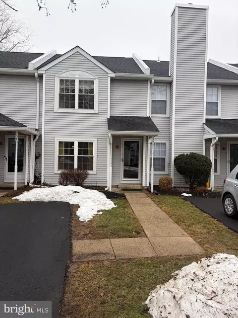 32 Eaton Ct, Newtown, PA 18940
