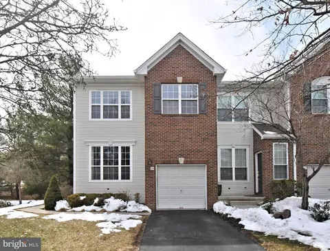 104 Dispatch Dr, Washington Crossing, PA 18977