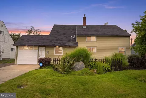 34 Ridge Ln, Levittown, PA 19055