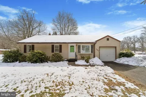 361 Stoopville Rd, Newtown, PA 18940