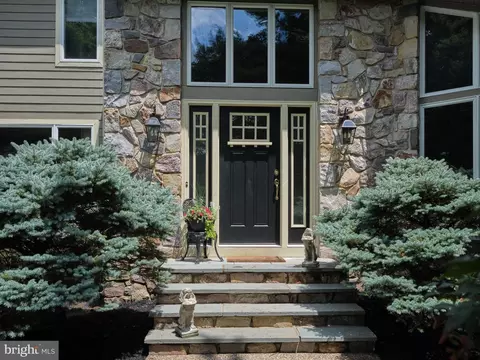 9 Skyview Dr, Ivyland, PA 18974