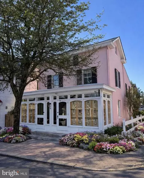 9 W Bridge St, New Hope, PA 18938