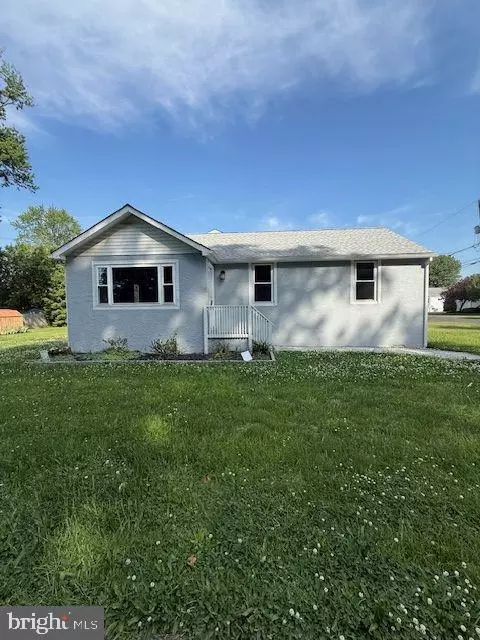 306 Grape St, Warminster, PA 18974