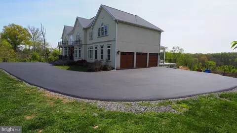274 Pineville Rd, Newtown, PA 18940