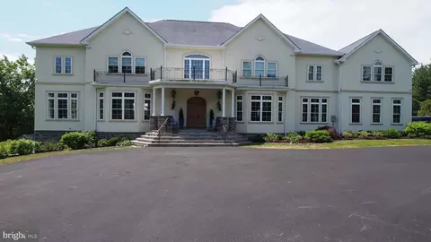 274 Pineville Rd, Newtown, PA 18940