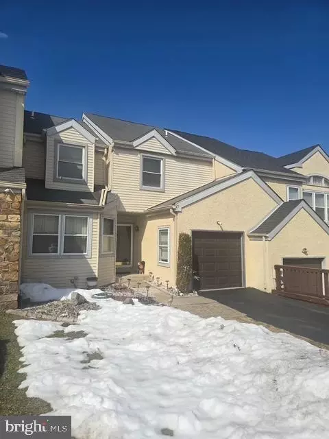25 Bellwood Dr, Feasterville Trevose, PA 19053
